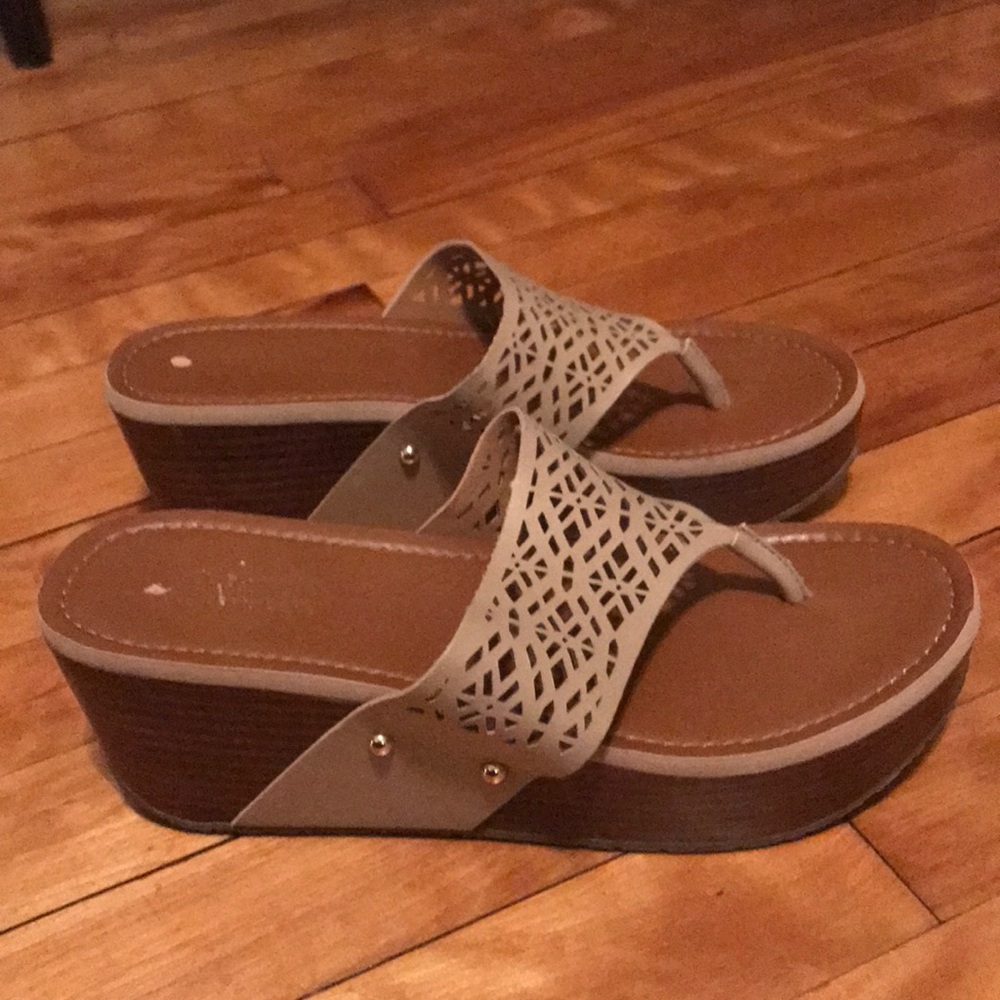 Kenneth Cole Reaction wedges